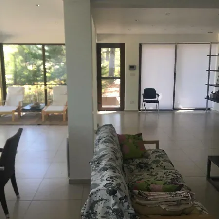 House * Platres